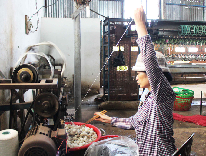 Xưởng ươm tơ dệt lụa hút khách tham quan ở Đà Lạt